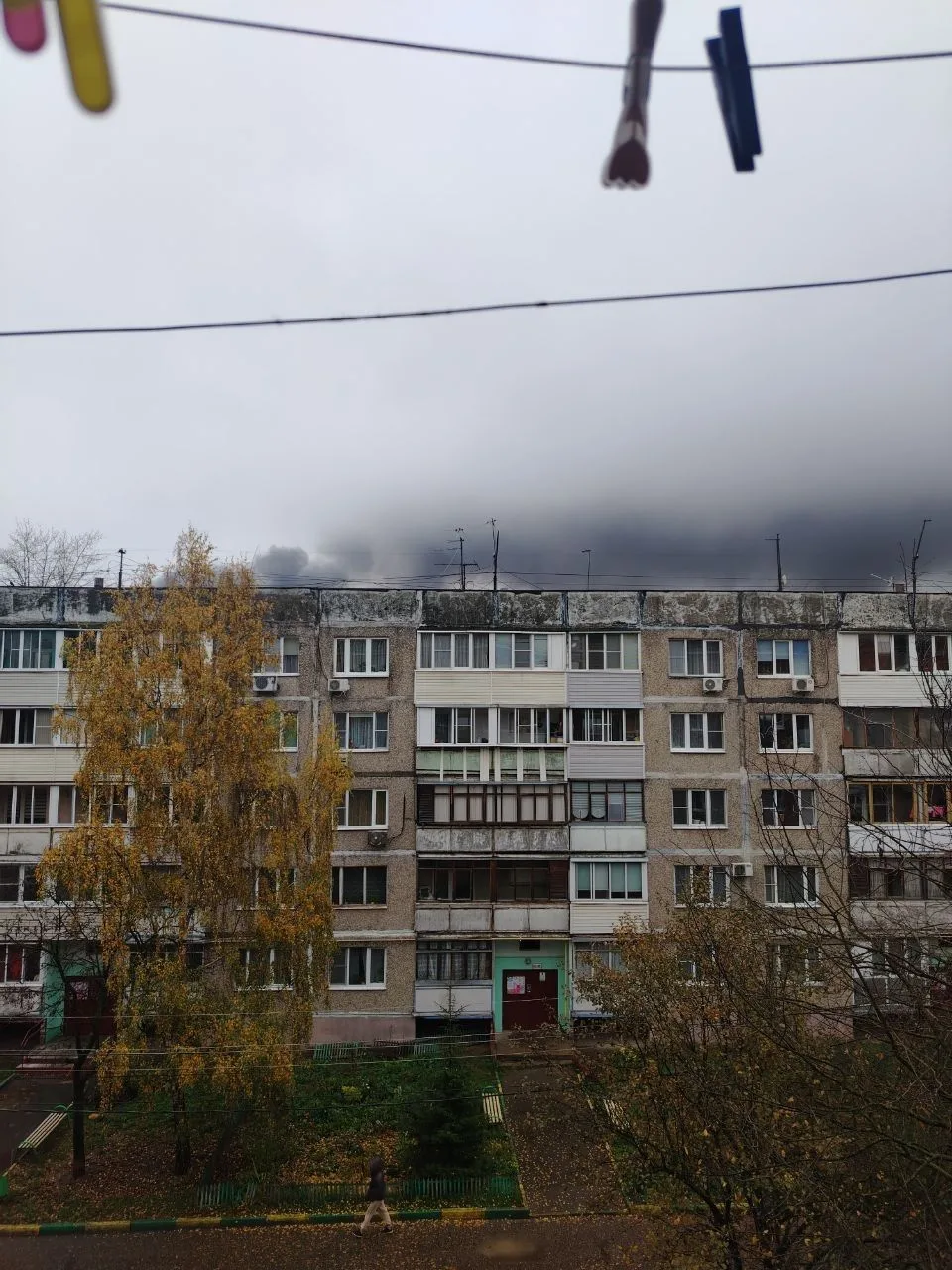 Больше фото и видео с места крупного пожара в Подольске.