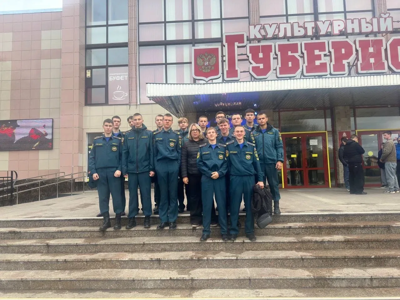 12 октября студенты СмолАПО посетили концертную программу «России верные сыны» ансамбля...