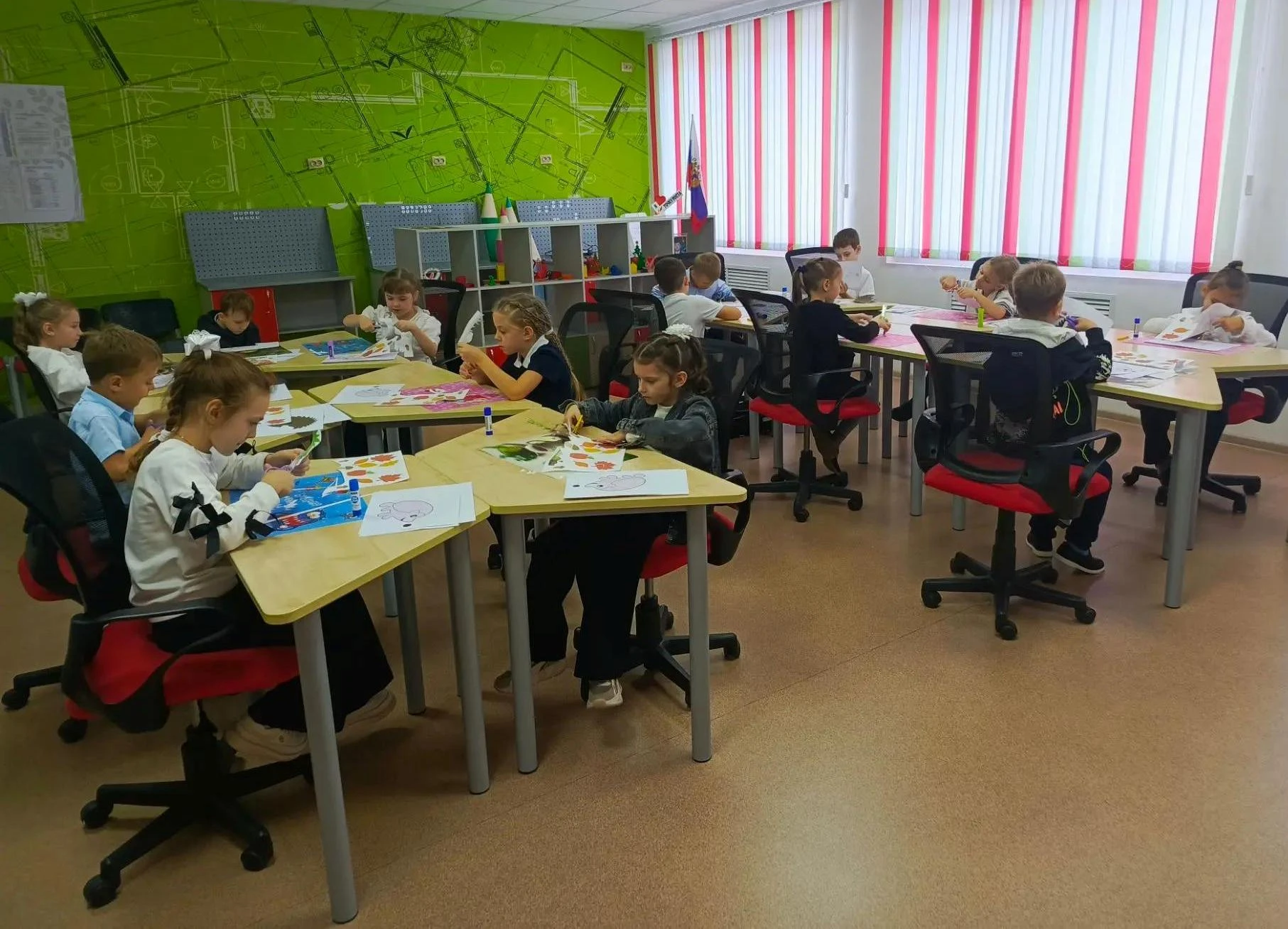 Осень в каждой работе. Знакомьтесь, наши ёжики.