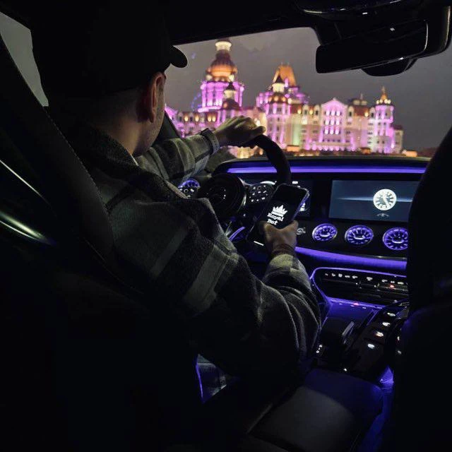 🏛ЭТОТ ПСИХ ПОДНИМАЕТ