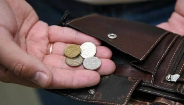 Новокузнецк оказался в конеце рейтинга по росту зарплат: за год прибавка составила всег...
