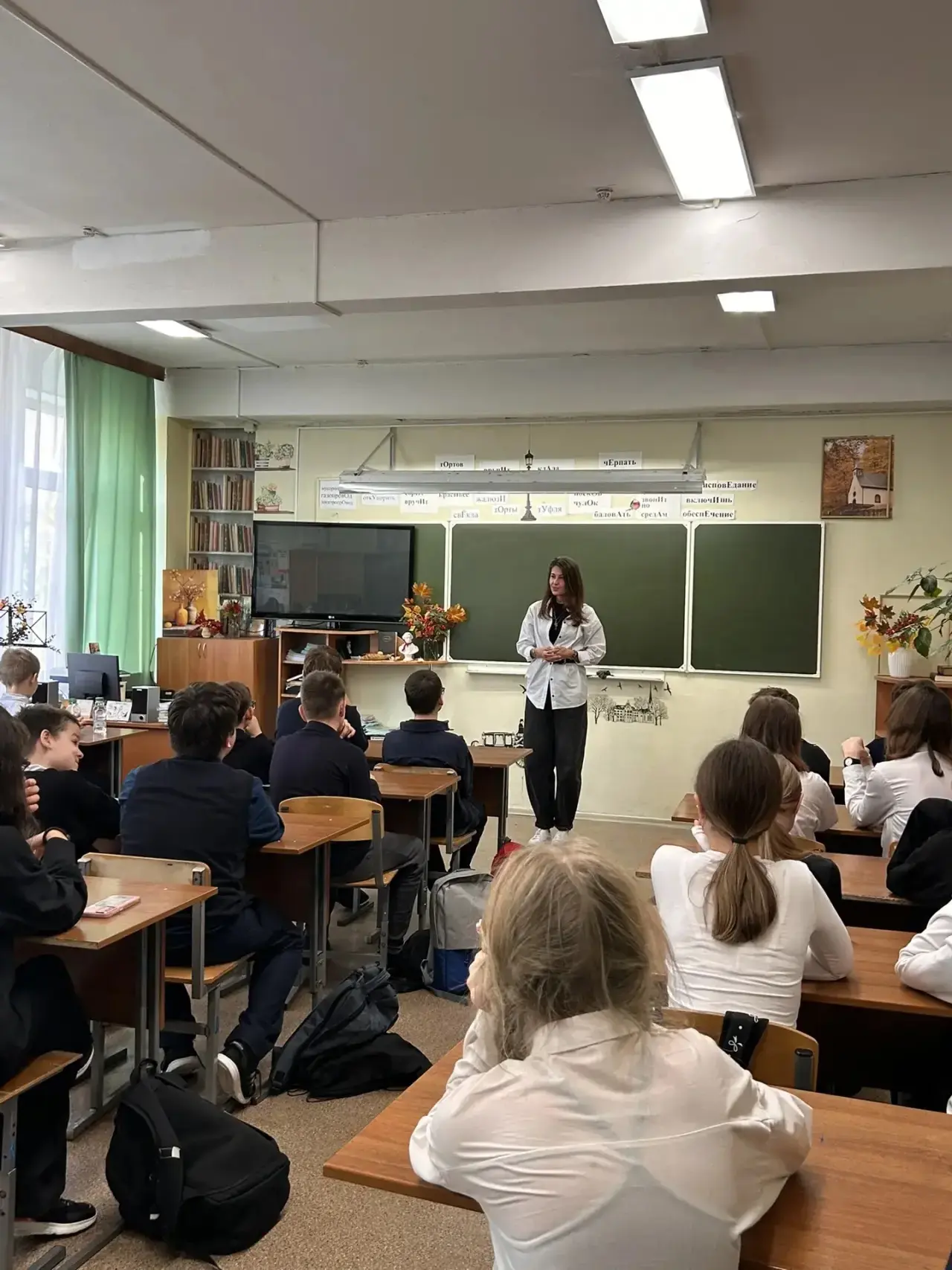 Сегодня, 15 октября, на классный час в 6 Г и 8д классы, в рамках профориентационных уро...