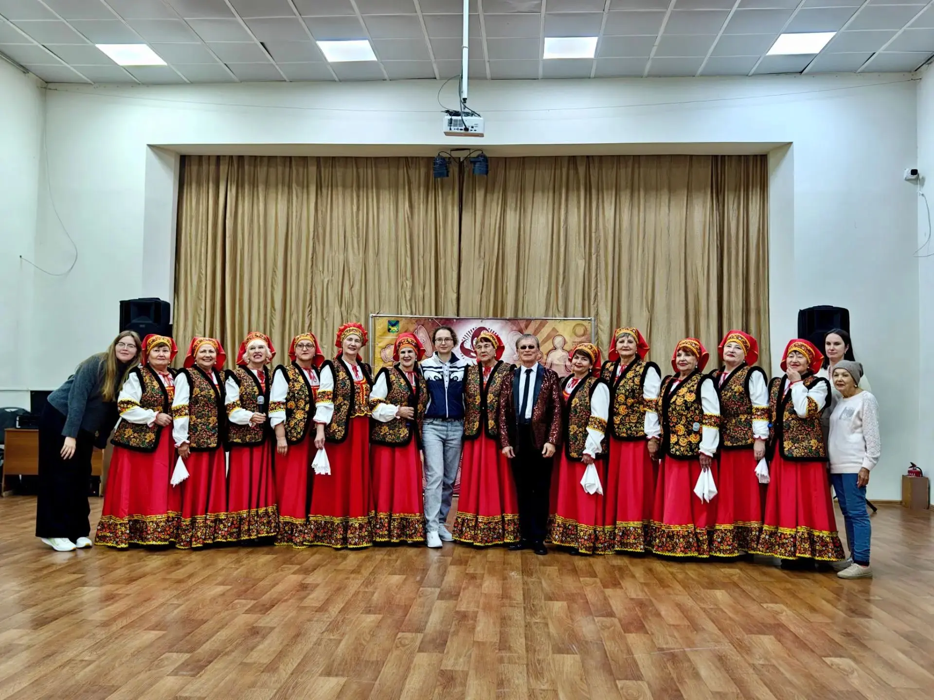 Сегодня в Малом зале ДКЖД в рамках проекта "Энергия опыта 2.0" прошёл музыкальный вечер...