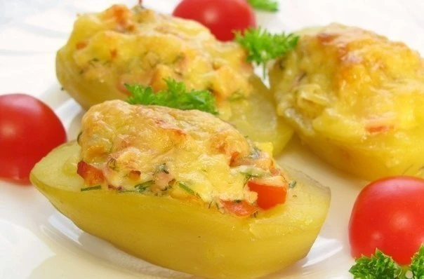 Фаршированный картофель с копчёным мясом