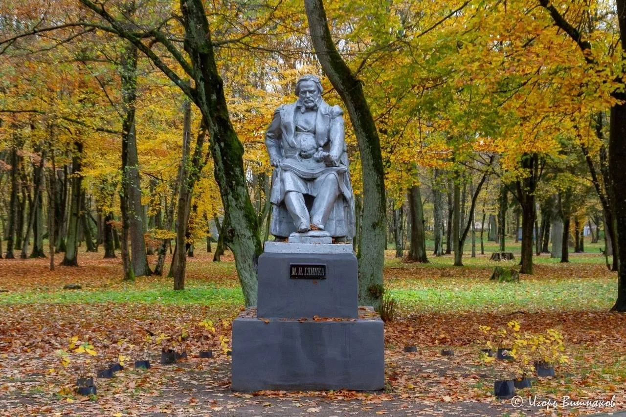📍В парке Советска стоит памятник композитору, родоначальнику русской классической музы...