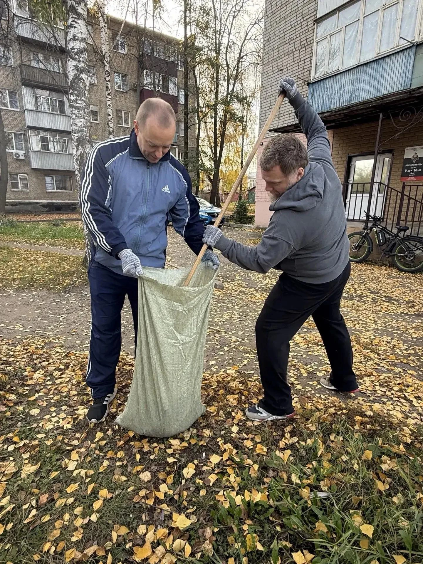🧹В Тамбове около 300 человек присоединились к Дню ударного труда