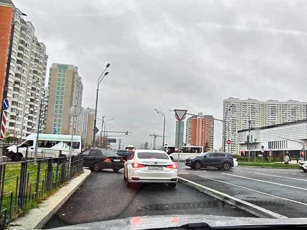 🚦В Некрасовке на перекрёстке сменили дорожный знак