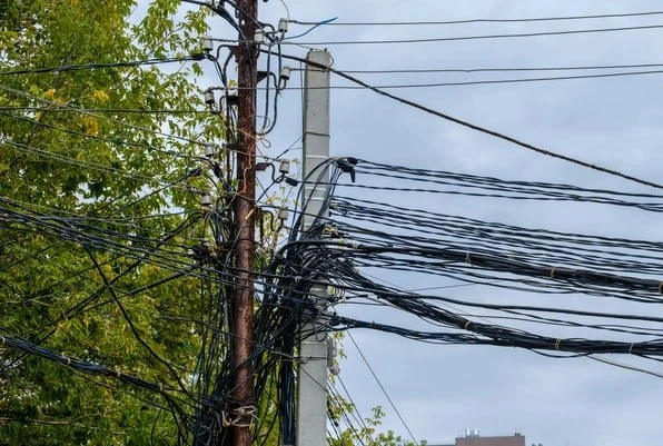 Под Уфой от удара током погиб электромонтер