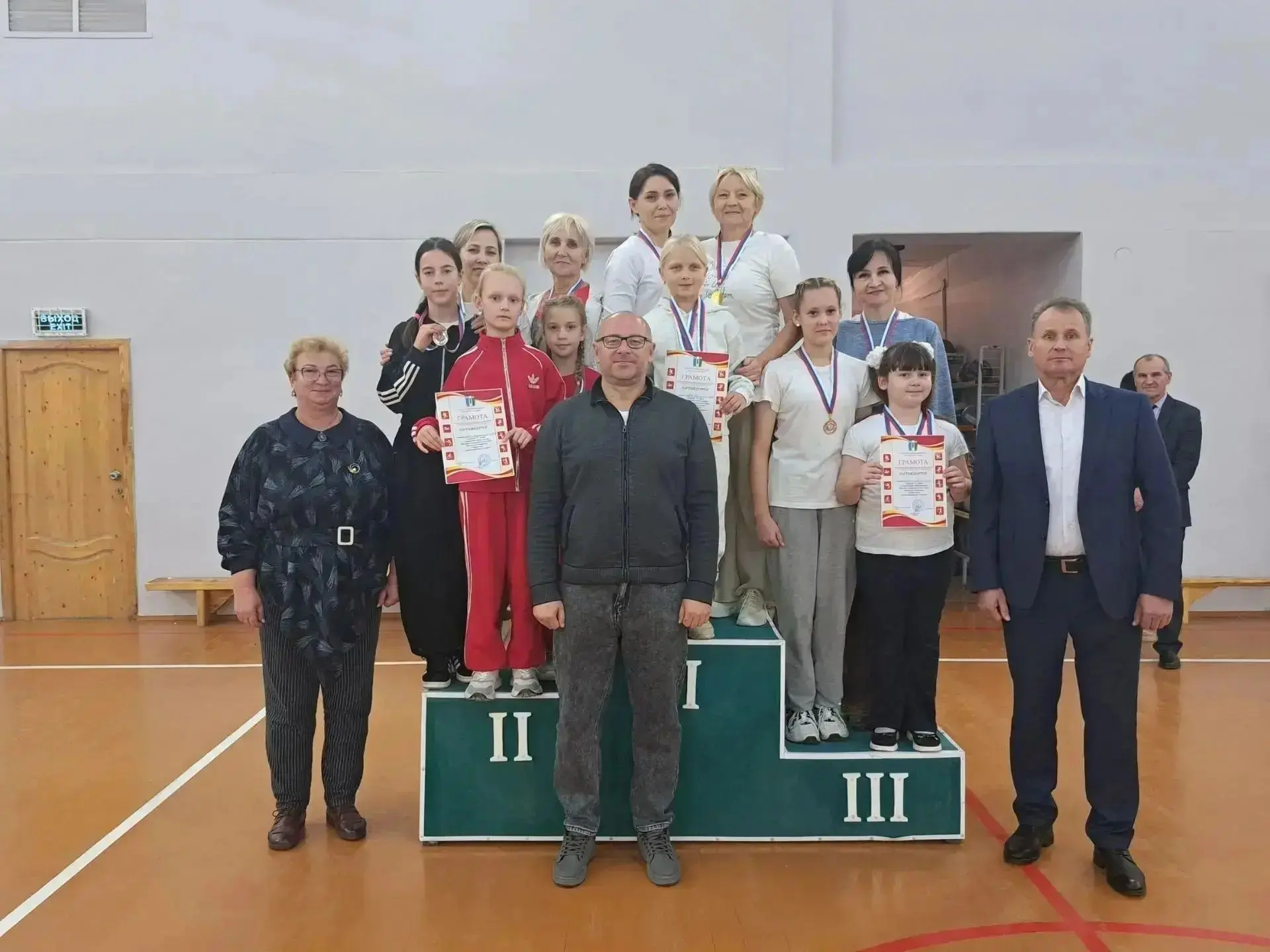 В спортивном зале Порецкой средней школы прошла Спартакиада среди женщин «Грация села»,...