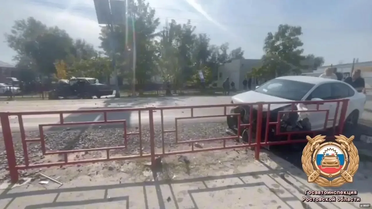Под Волгодонском в ДТП с тремя автомобилями пострадали два водителя