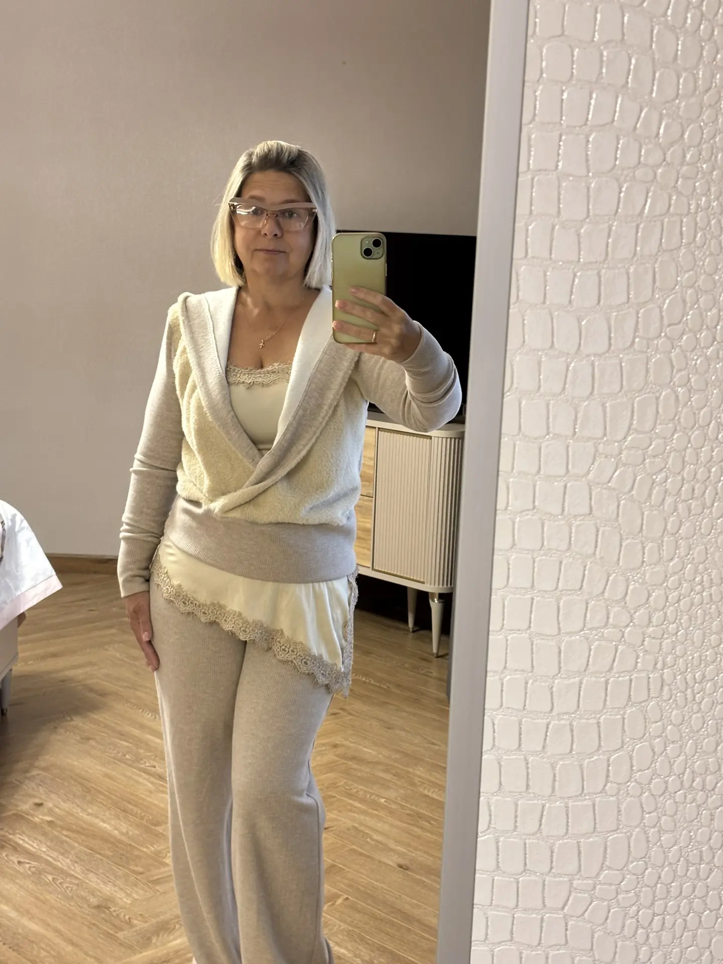 Вчера распаковала, сегодня примерка! Как мне все нравится 👍 Спасибо