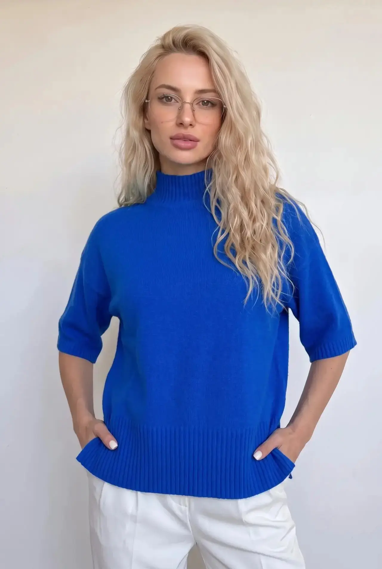Тот самый оттенок, который собирает весь образ за одну секунду. 💙