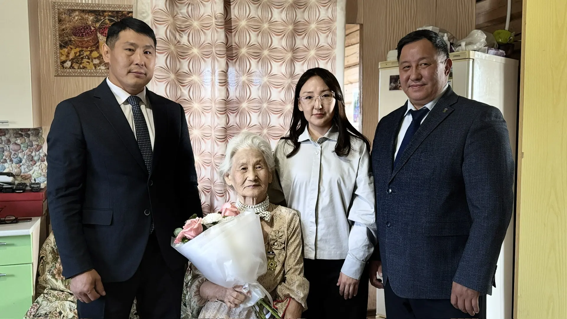 Сегодня свой 90-летний юбилей отмечает ветеран здравоохранения, заслуженный работник и ...