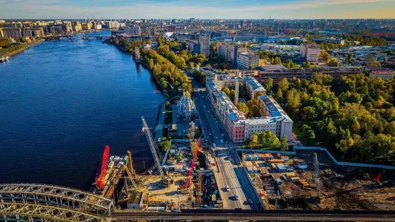 🚧 В Санкт-Петербурге стартовало строительство двух мостов через Неву в рамках Широтной...