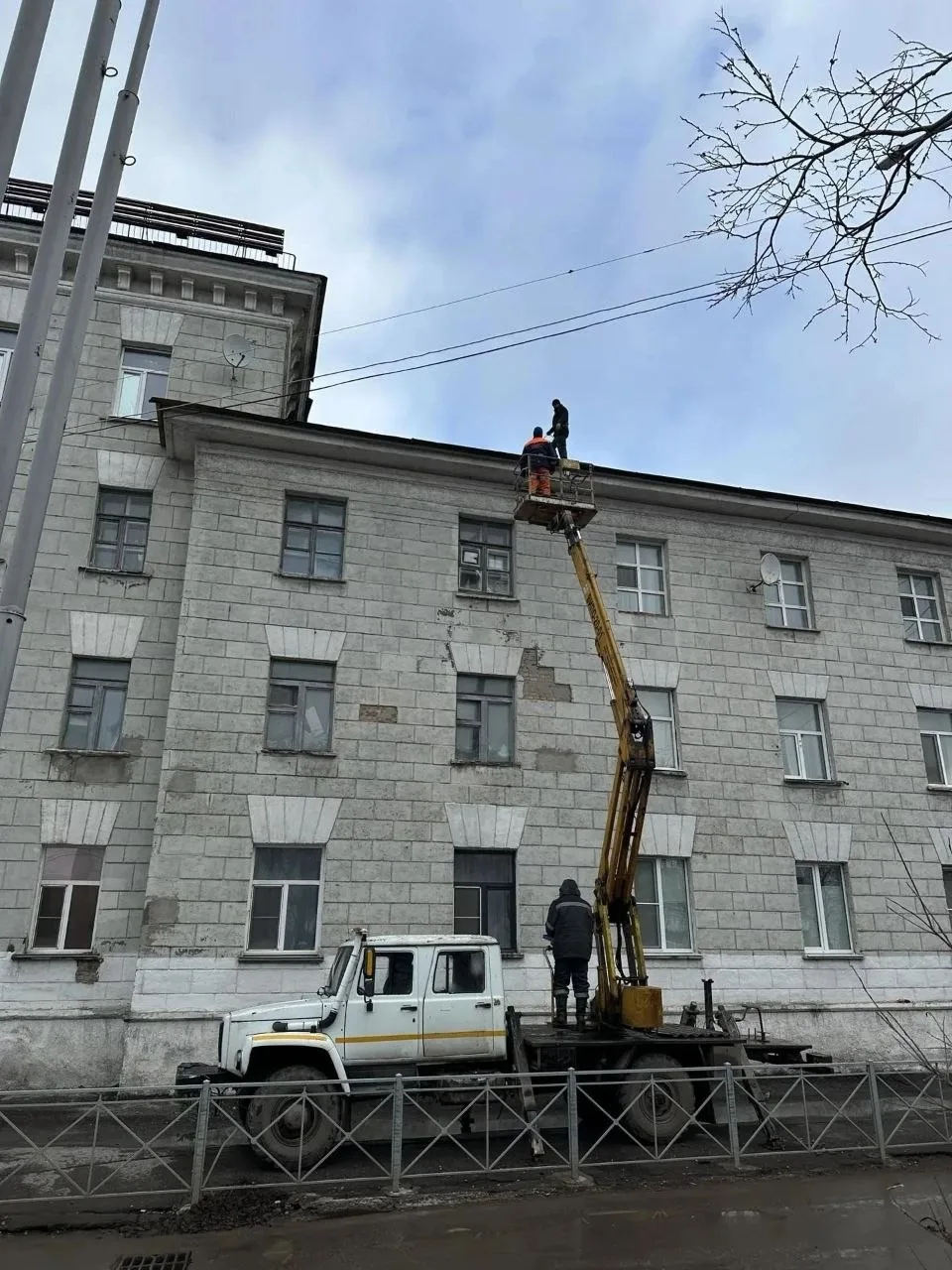 В этом фото привлекают внимание те самые воркутинские окна