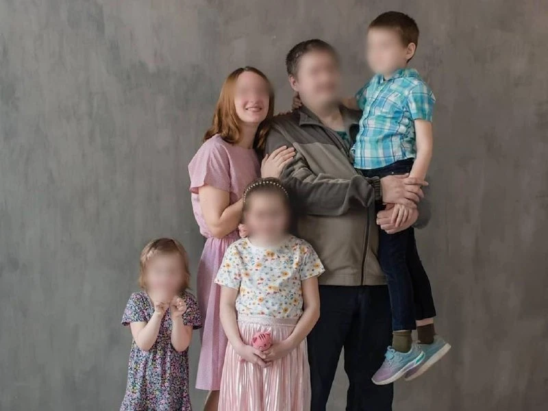 В Петербурге 41-летняя мать троих детей насильно влила 70%-й уксус сыну в рот, облила е...