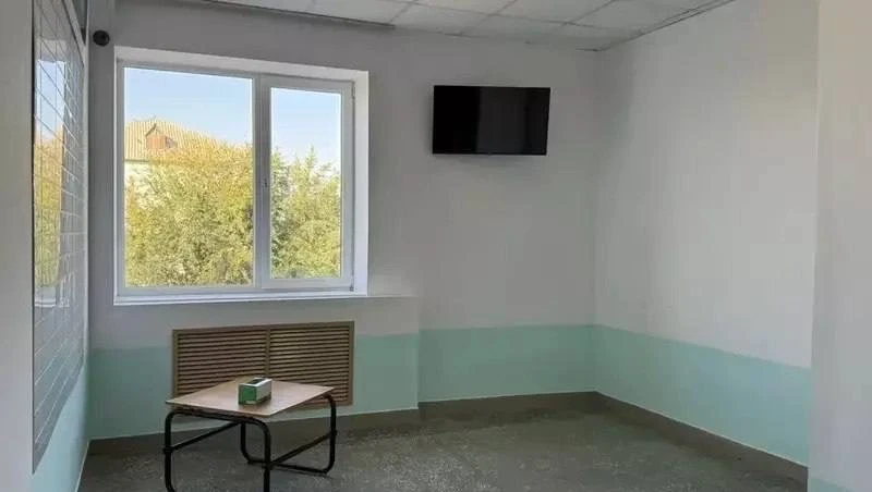 В Камызякской районной больнице идет обновление помещений общей площадью более 660 кв. ...