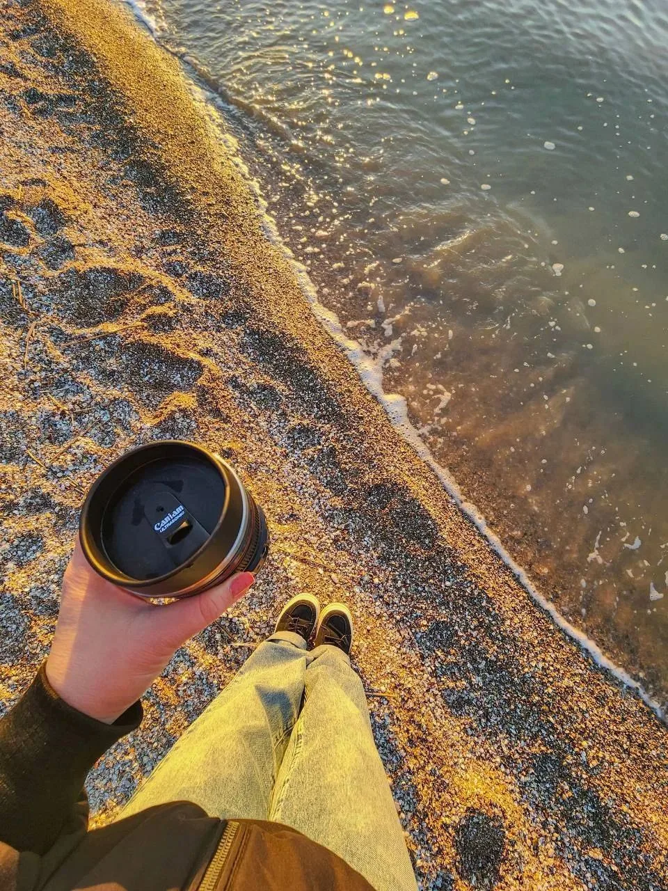 В объективе кофе☕️ и закат🏖️