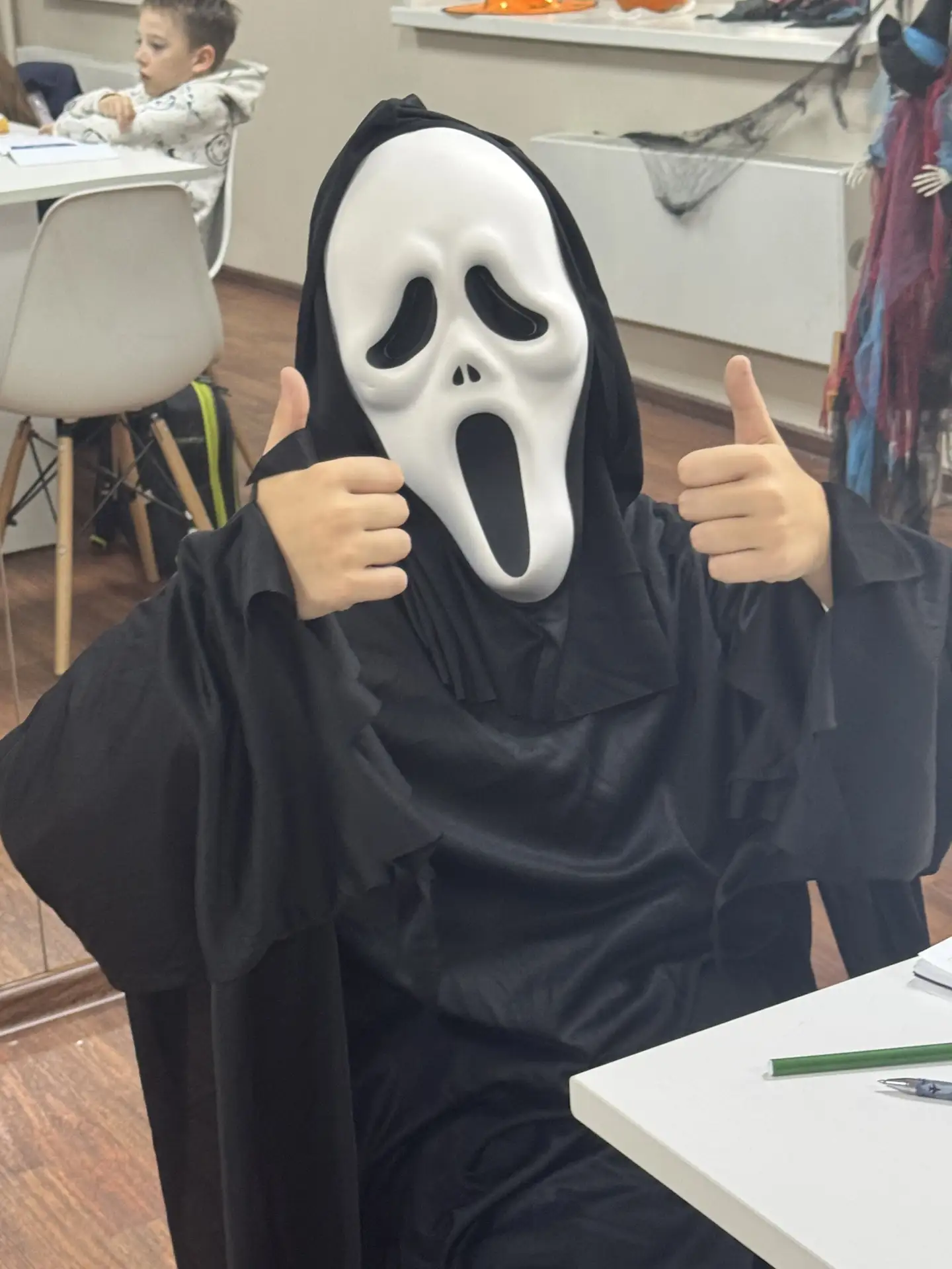 Кому-то уже не терпится 🕸️