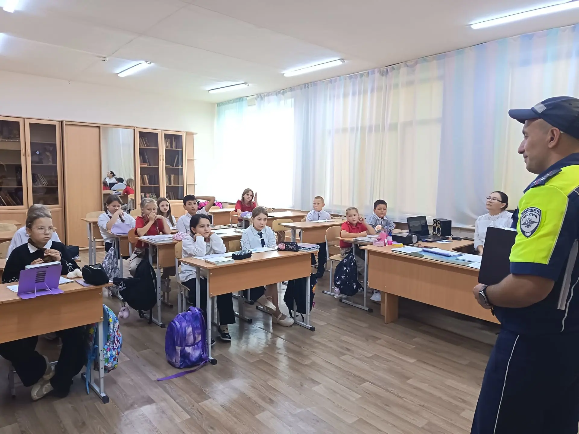Безопасность на дороге и в сети.