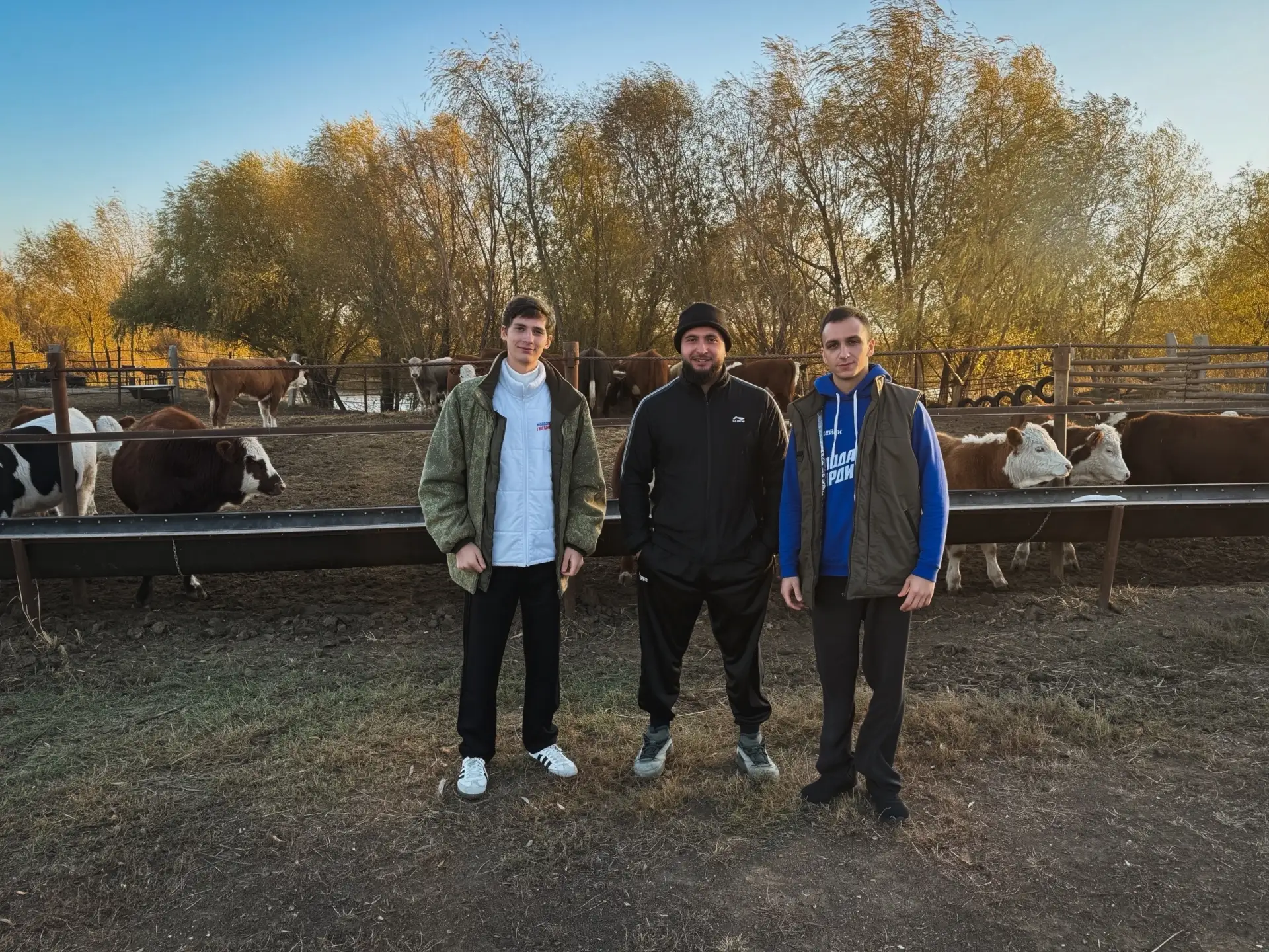 🌾  В честь Дня работника сельского хозяйства активисты местного отделения «Молодой Гва...