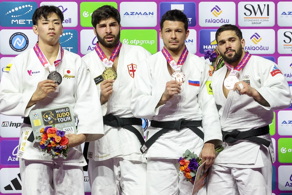 🏆 Российский дзюдоист Арман Адамян победил олимпийского чемпиона на ЧМ в Баку