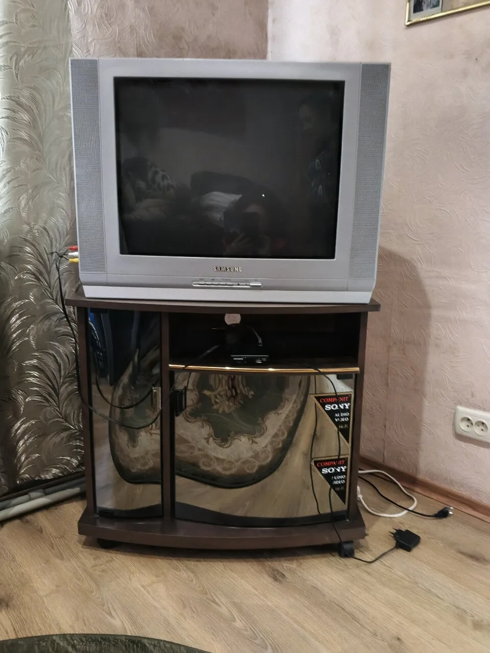 Продам мебель и бытовую технику, цены от 1200 руб.
