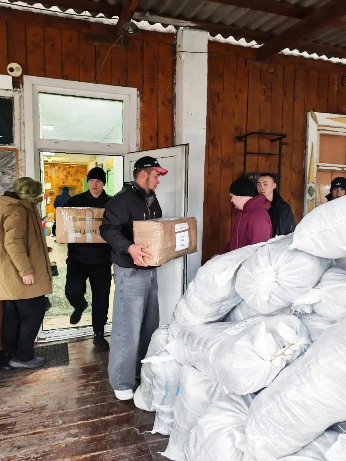 Отправка гуманитарного груза из Усть-Коксинского района