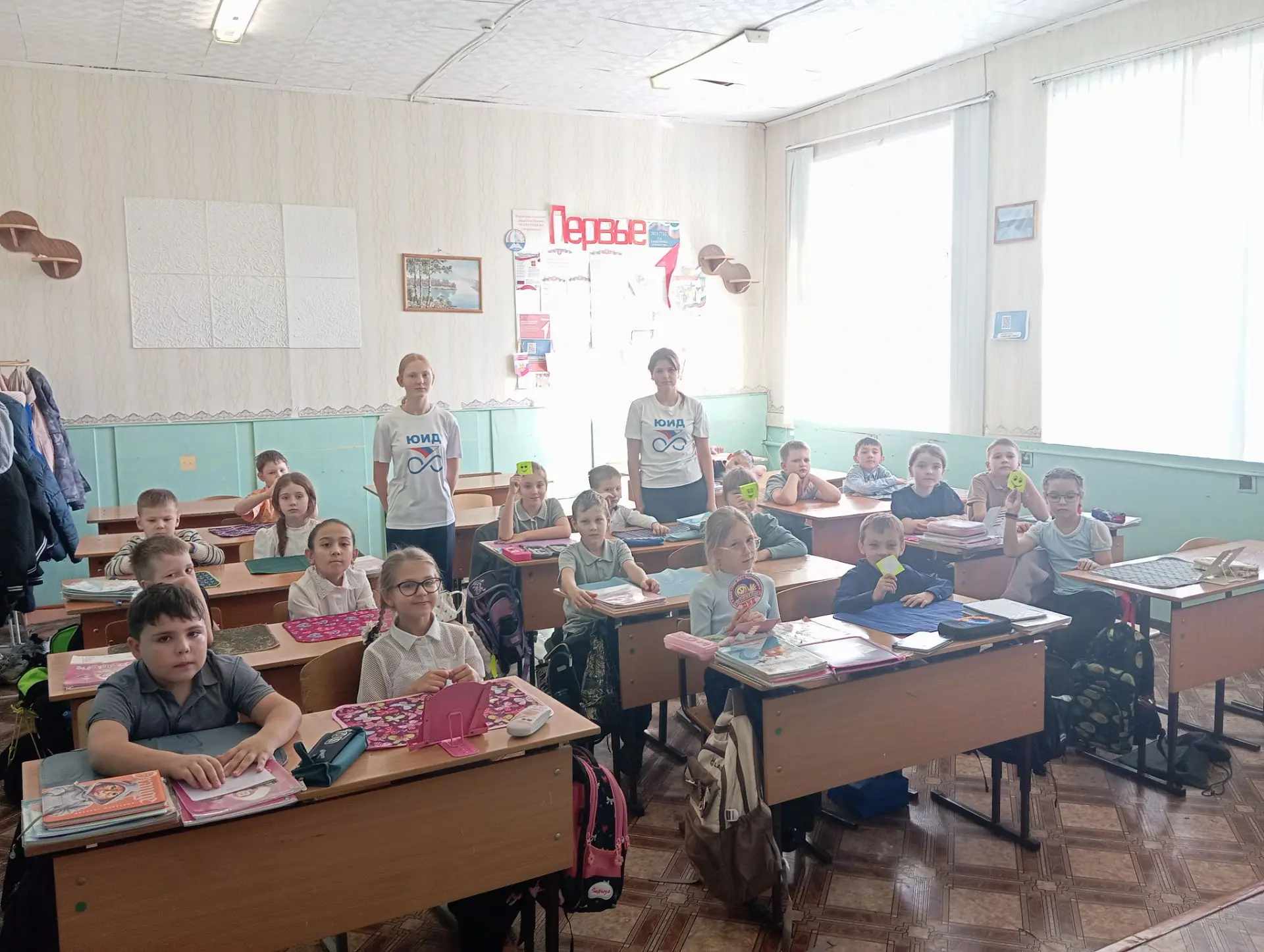 🚦 ЮИД в действии! Отряд «Фликеры» провёл крутую встречу с юными участниками дорожного ...