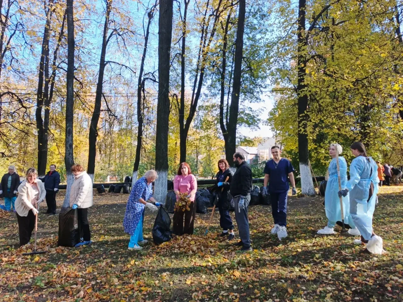 🍁В больнице Семашко прошел субботник