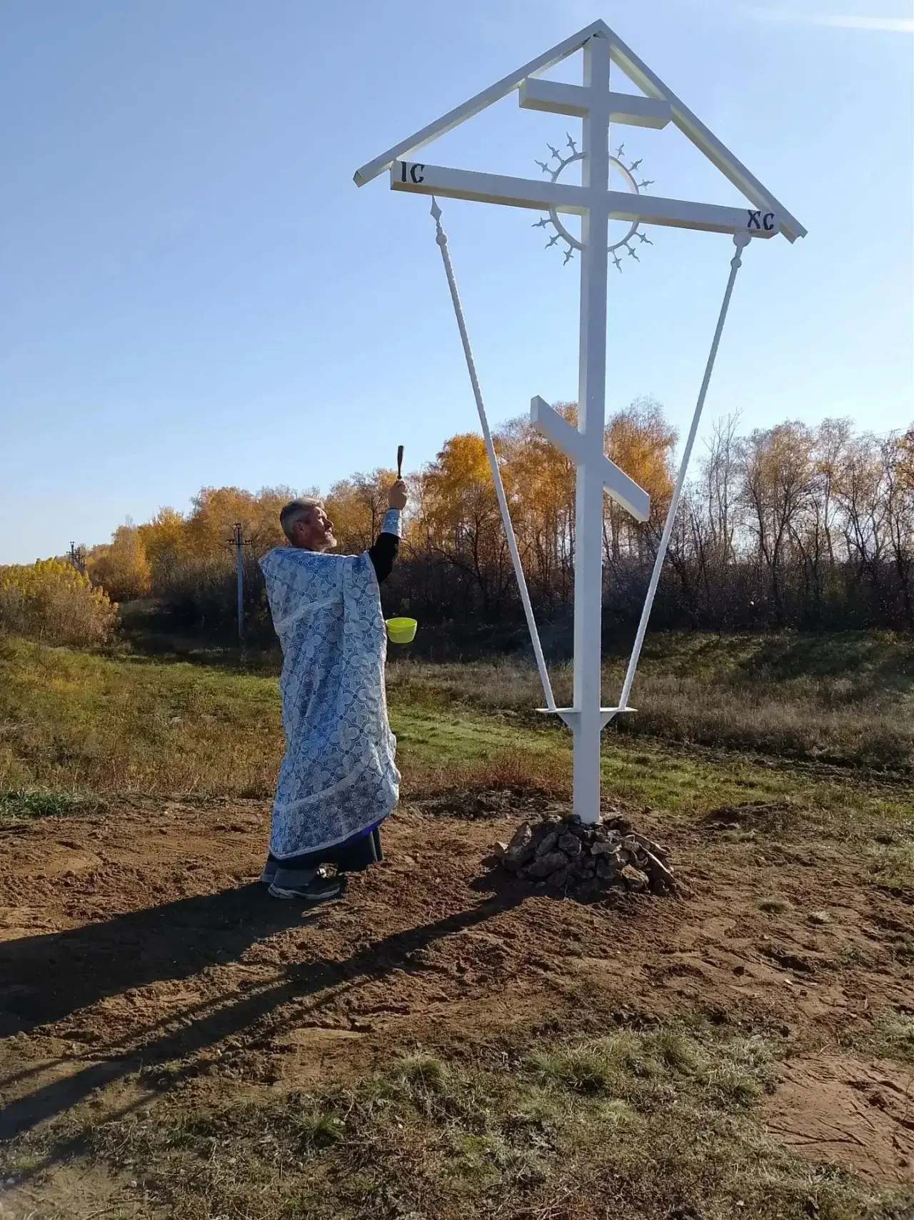 Освящение поклонного креста