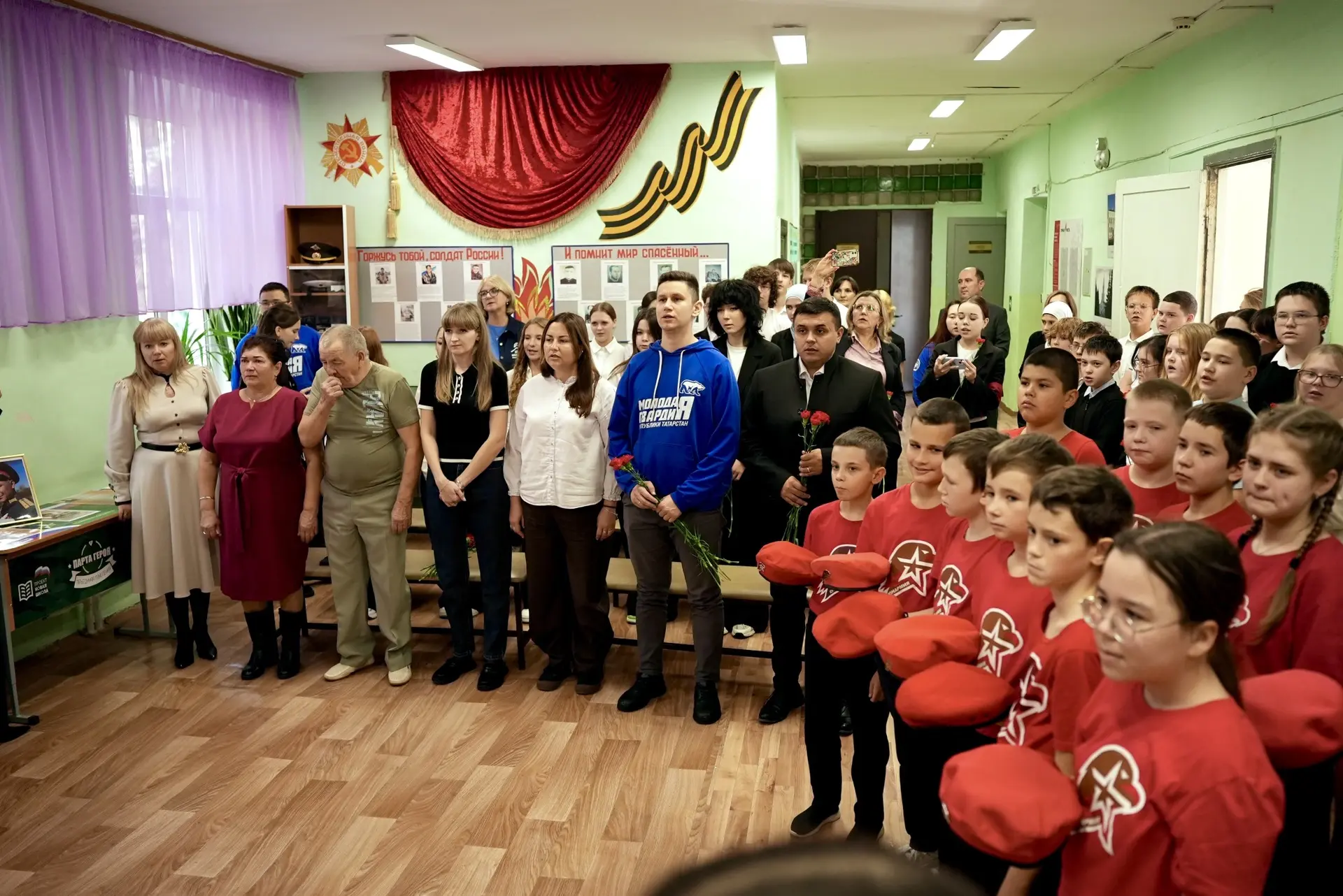 ➡️«Парта Героя» — в честь морского пехотинца