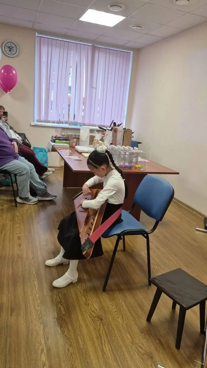 В честь «Дня беременных» 9 октября 2026 года учащиеся отдела народных инструментов наше...