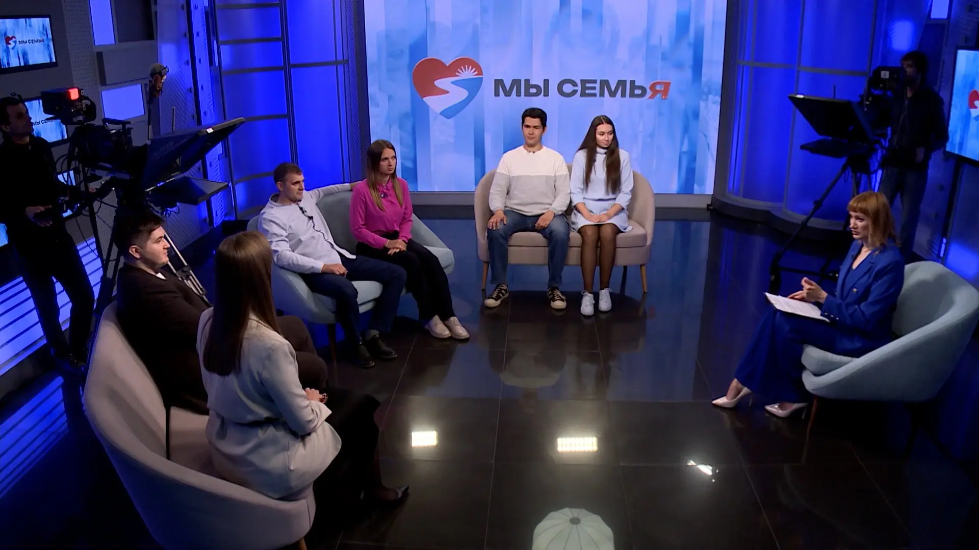 Мы — семья: пары, которые вместе со студенчества, поделились своими историями