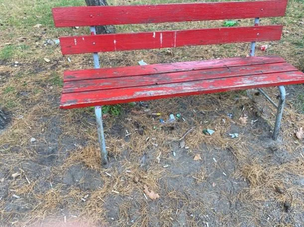 Детская площадка на проспекте Гагарина в Сызрани стала местом разгула.