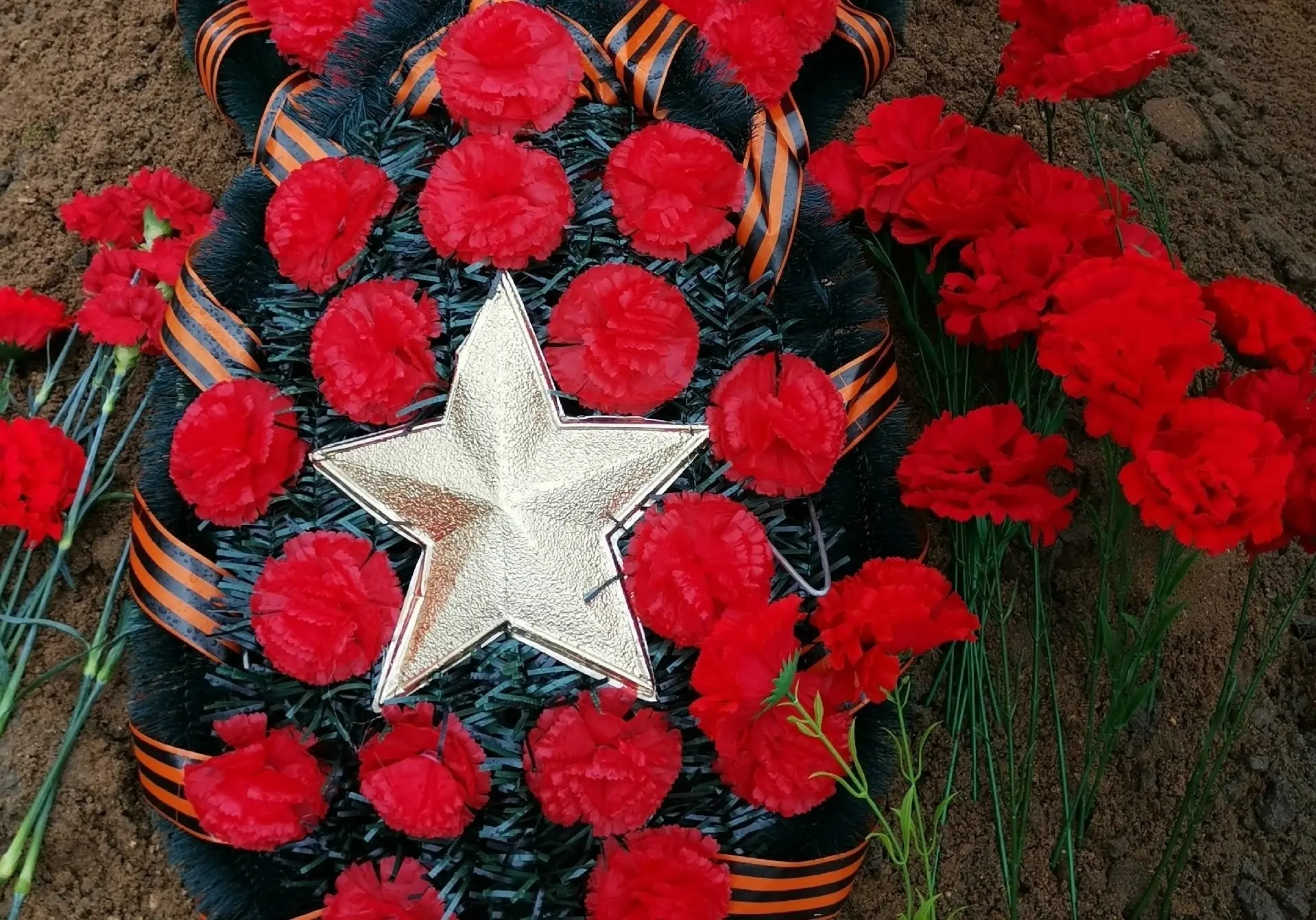 🕯 «Они возвращаются домой»: в Лычково захоронят останки 29 защитников Отечества 🕯