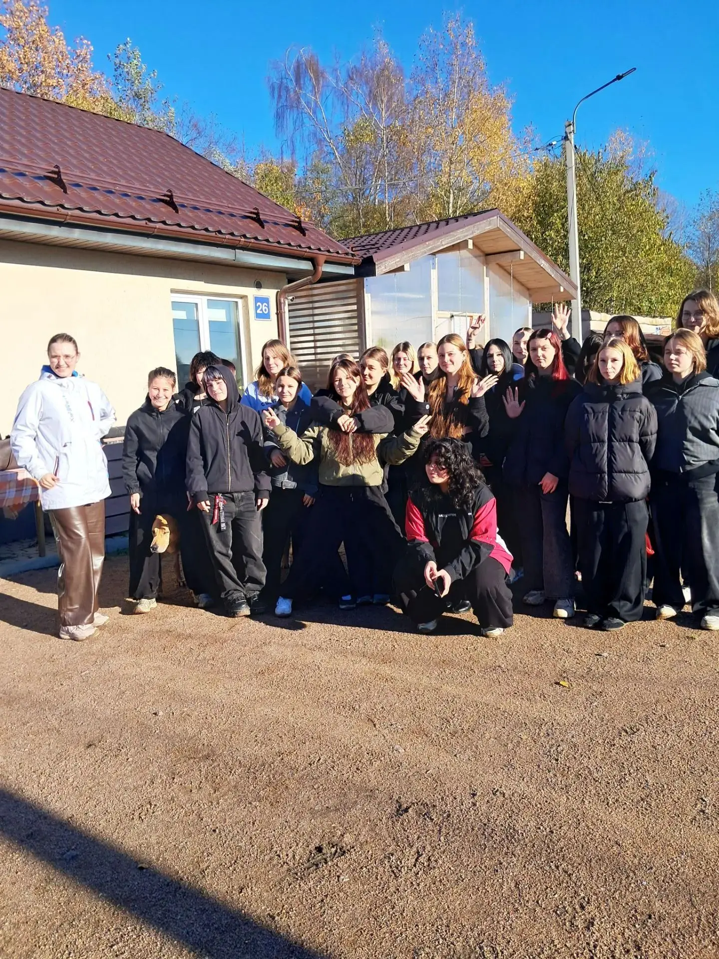 Будущие кинологи, 1 курс Всеволожского техникума отраслевых технологий в гостях в приюте.