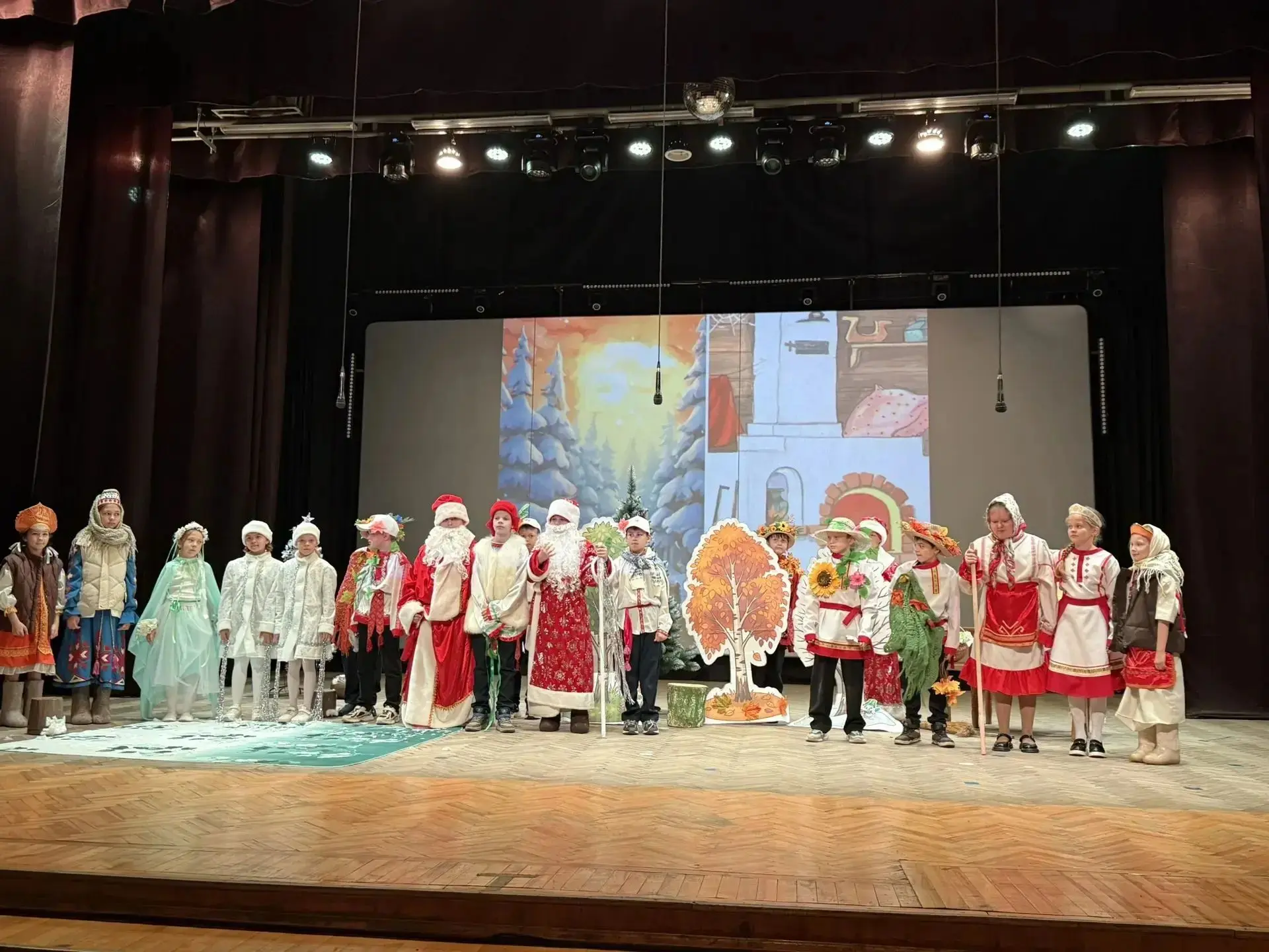✨На сцене актового зала Районного Дома культуры проходит муниципальный этап республикан...