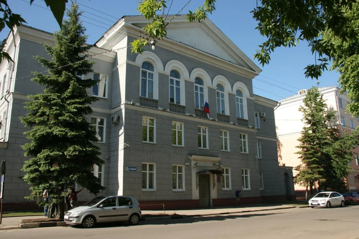 В Ярославле прекратили дело о гибели рабочего, упавшего с 7-го этажа стройки