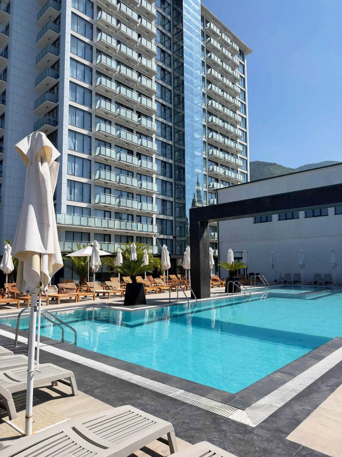 Фото