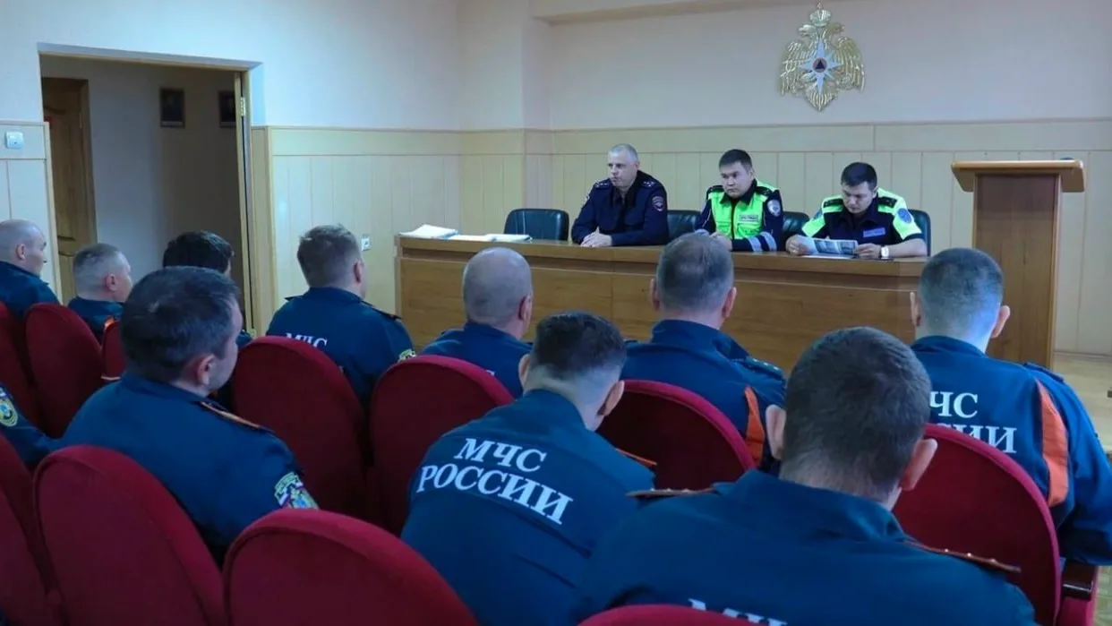 🚔👮‍♂️Сотрудники Госавтоинспекции Салехарда организовали профилактическую беседу с вод...