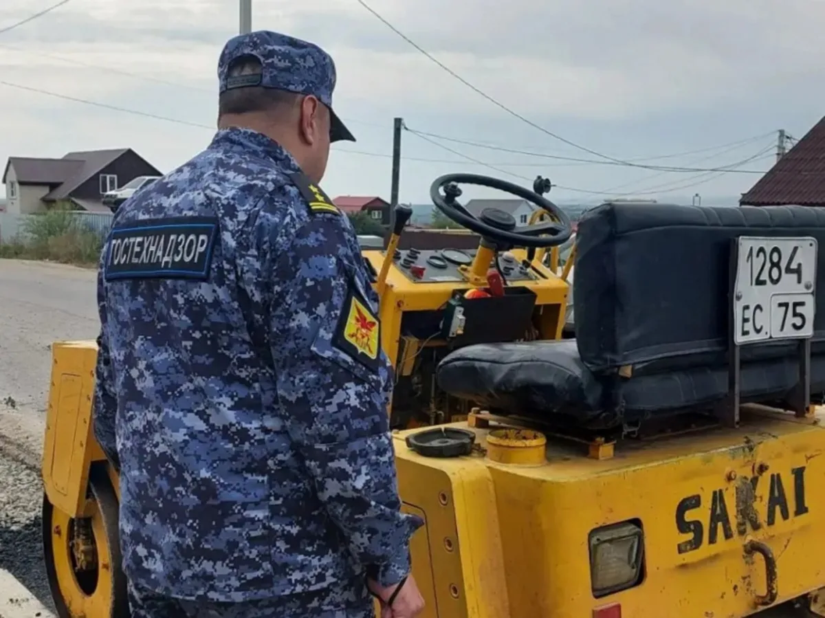 ​Гостехнадзор оштрафовал недобросовестных водителей на сумму свыше двухсот тысяч рублей...