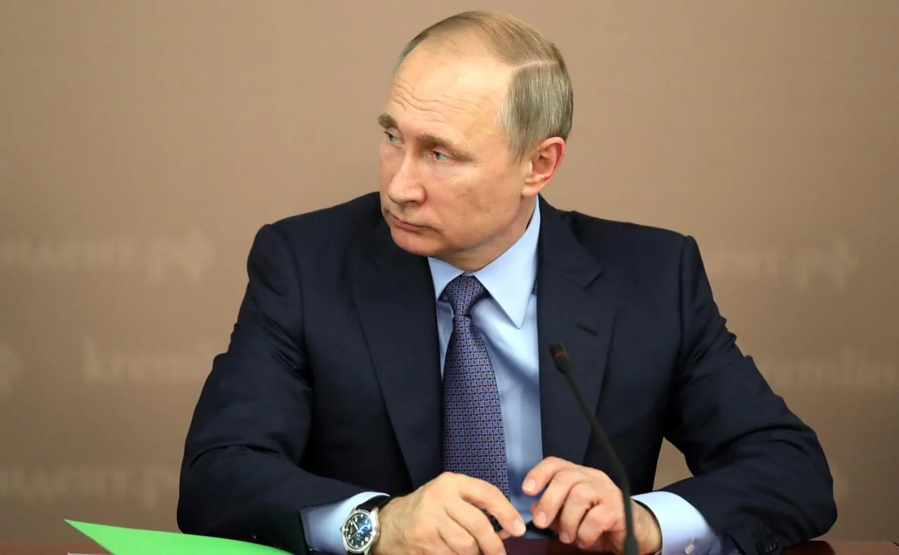 Сегодня Президенту России Владимиру Путину исполнилось 74 года. ИА «МедиаПоток» вспомин...