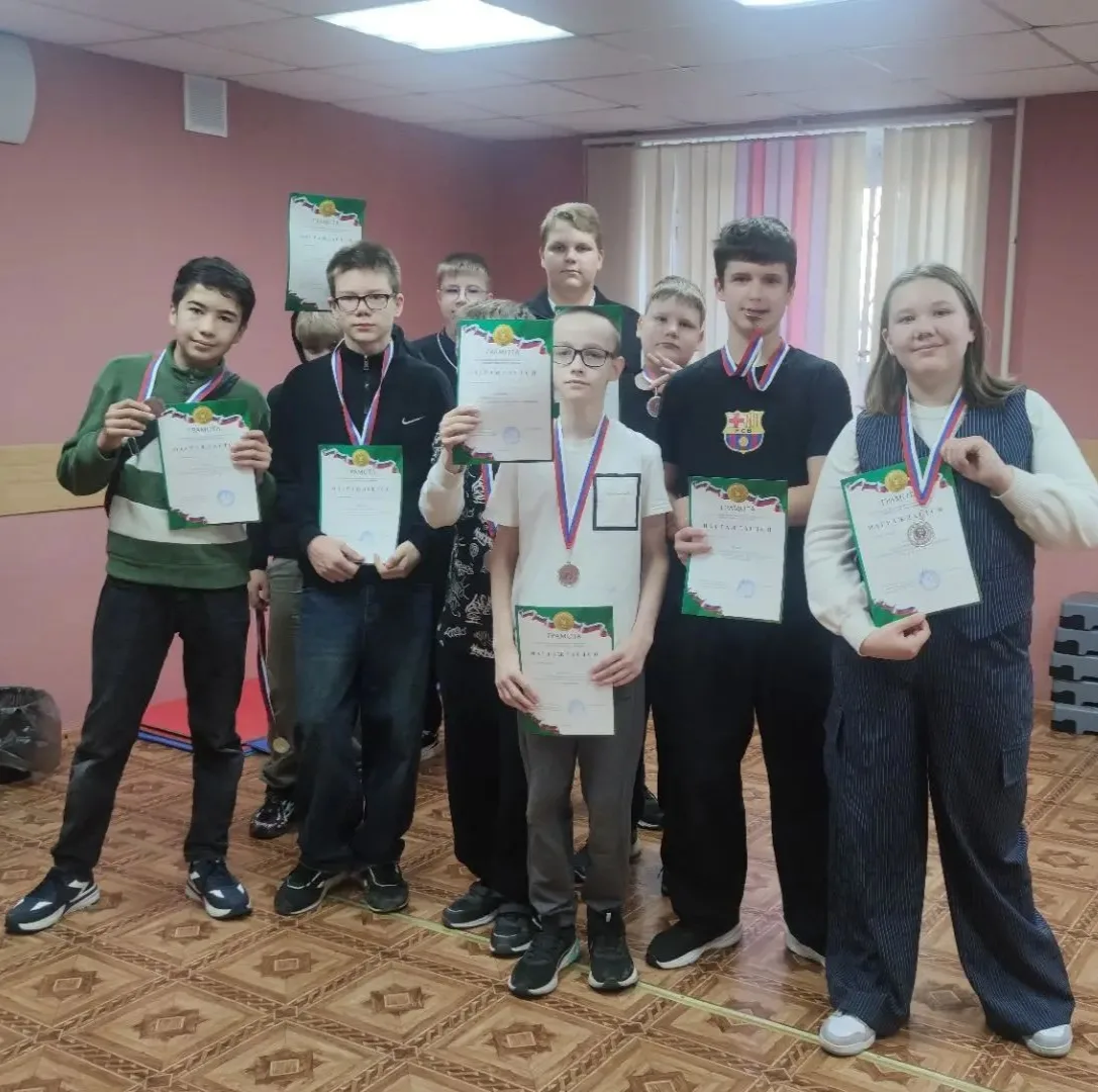 9 октября команда нашей школы заняла 2 место 🥈 в Муниципальных соревнованиях по игре в...