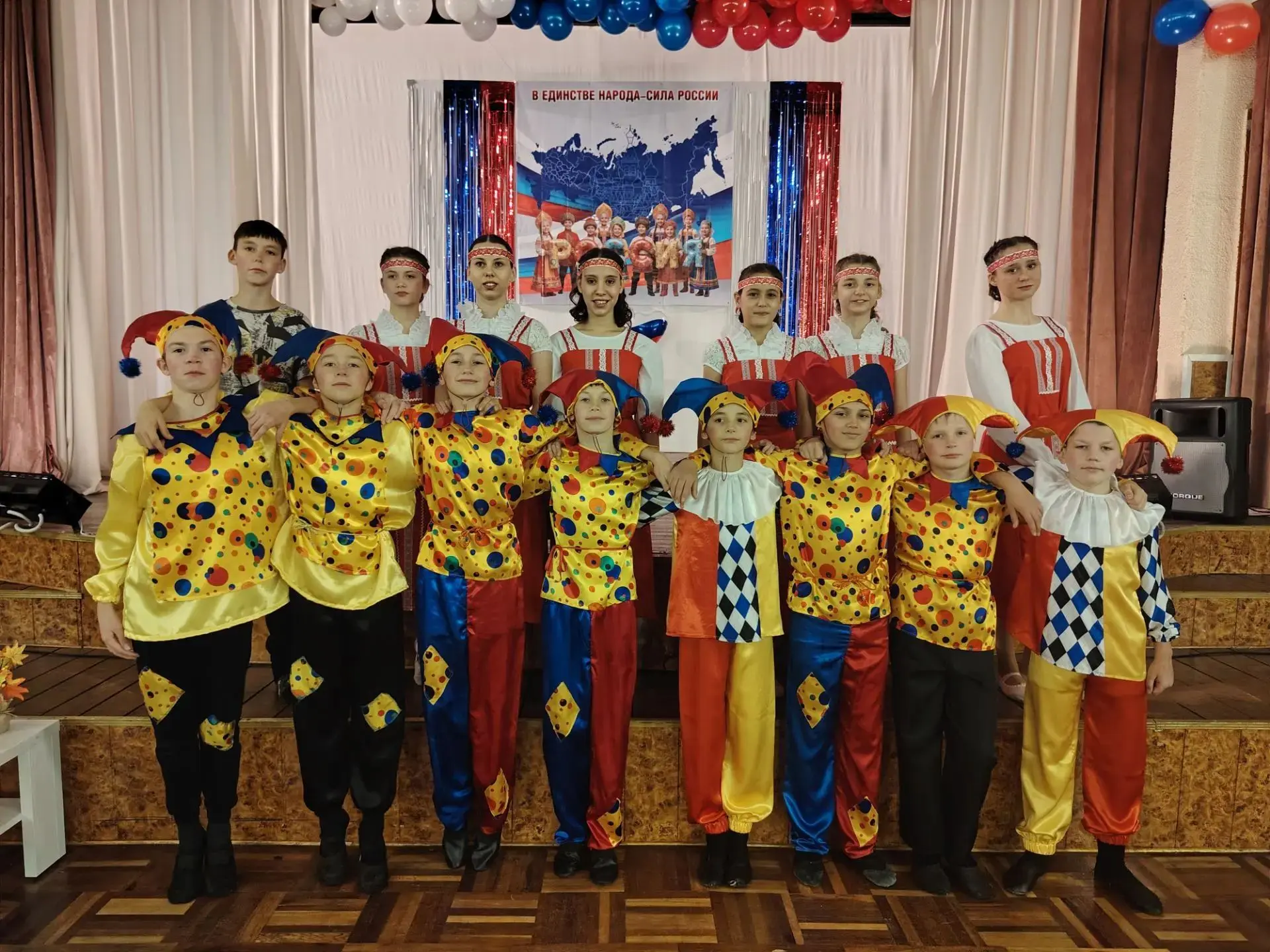 Знакомимся с танцами народов России