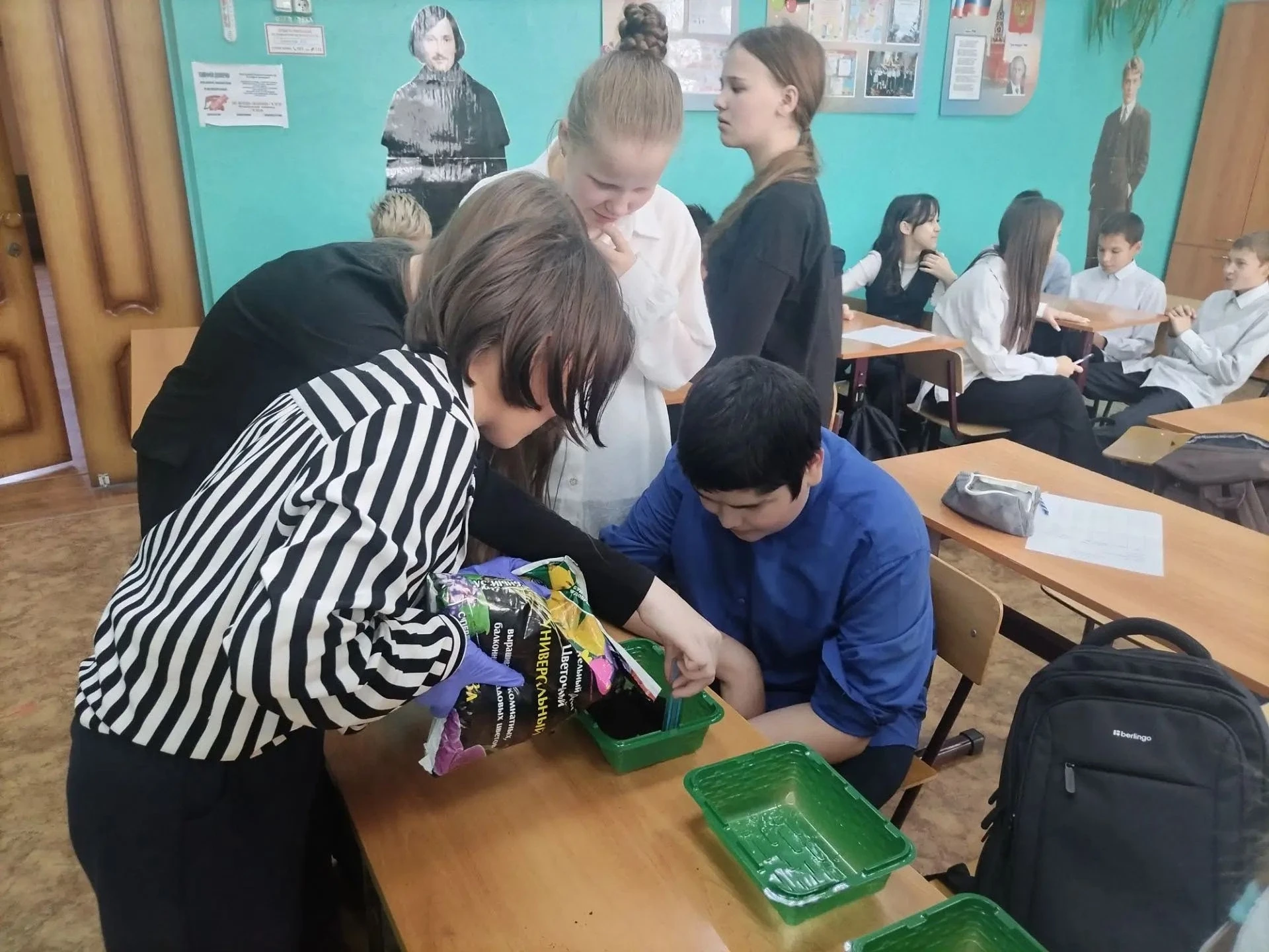 Практика началась: юные агрономы 7 класса ставят эксперименты🌿