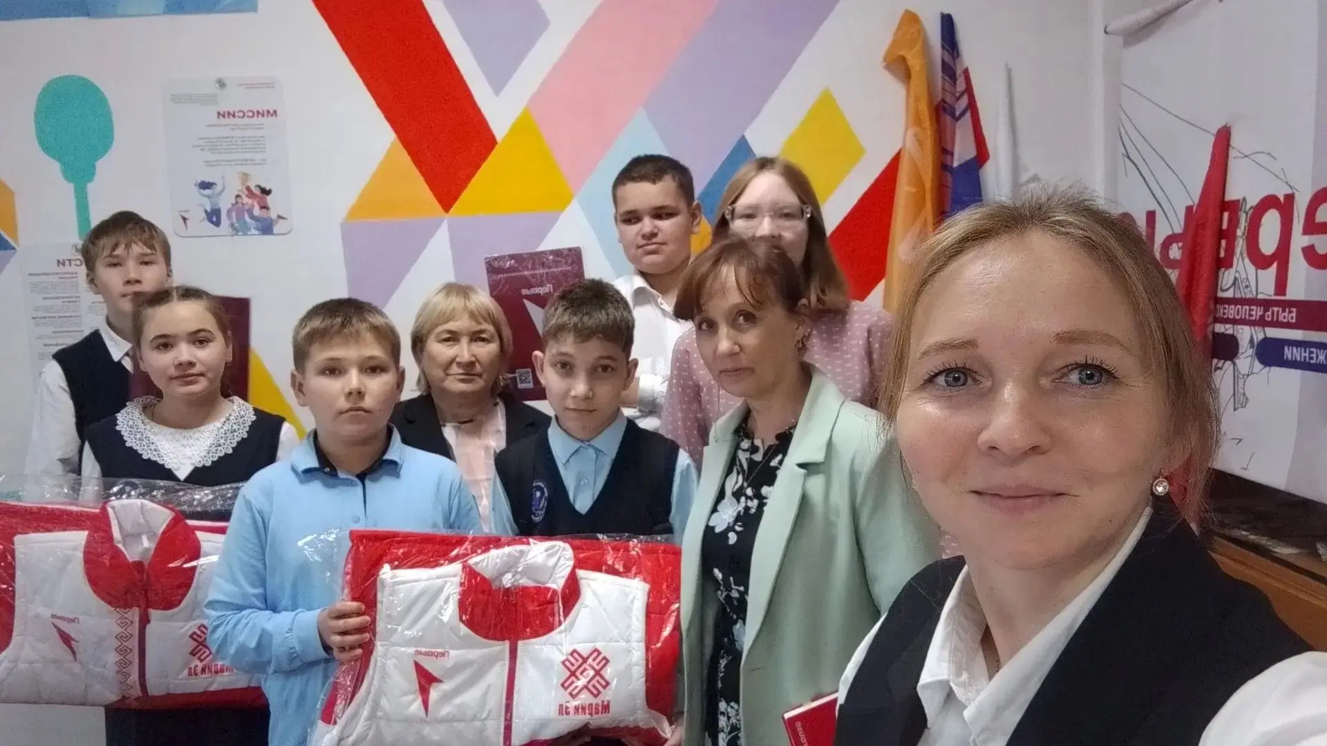 Сегодня в нашей школе состоялось заседание Совета Первых. Активисты и наставники собрал...