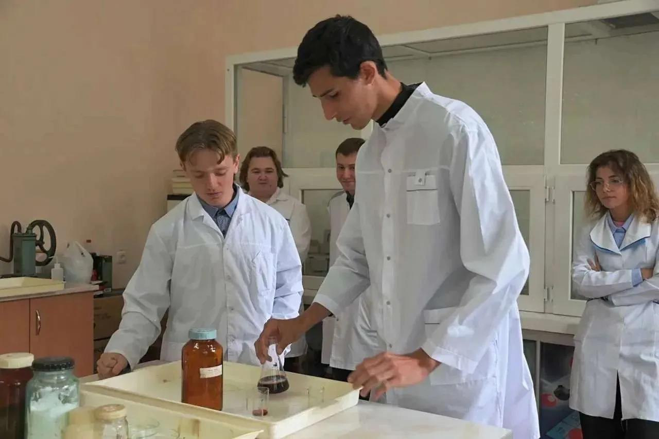 ЭКСКЛЮЗИВ  В МелГУ прошло торжественное посвящение первокурсников в химики