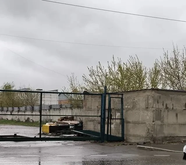 В Иркутске благодаря судебным приставам снесено незаконное двухэтажное строение