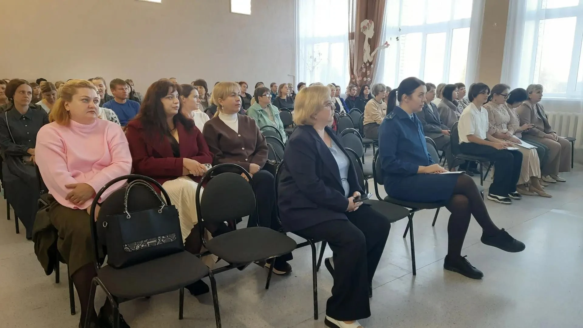 9 октября в актовом зале школы состоялось общешкольное родительское собрание. Встречу о...